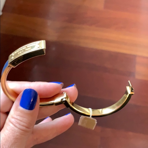 Michal Kors navy and gold bracelet - Picture 5 of 5